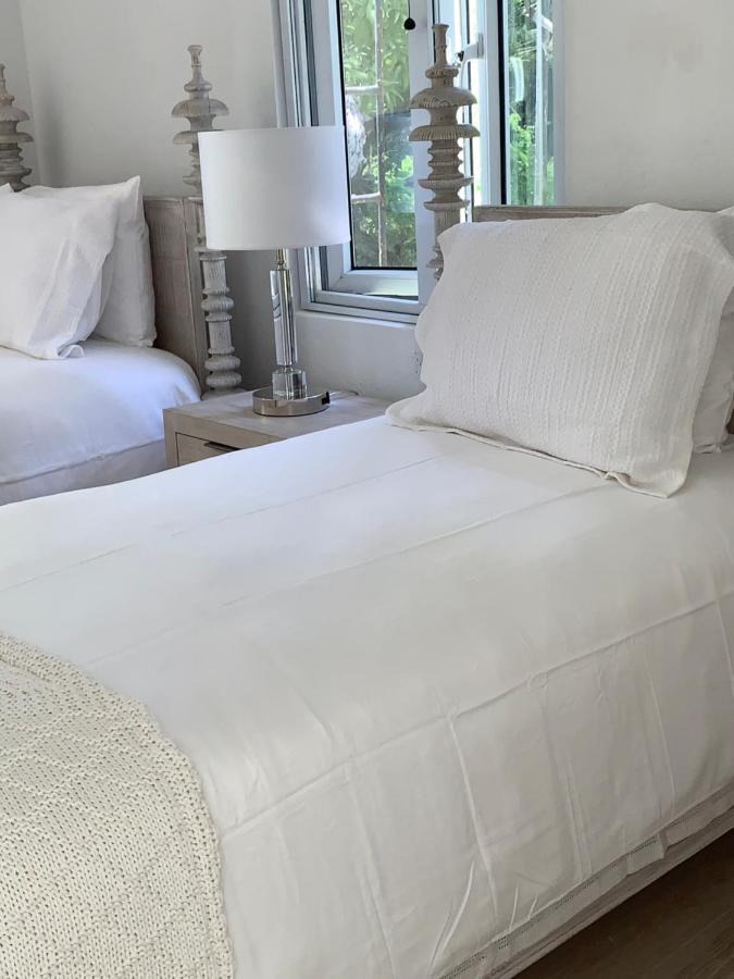 Hotel The Cay House Mangrove Cay Exterior foto